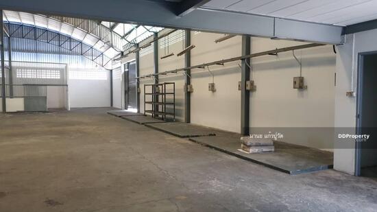 ให้เช่า โกดังพื้นที่650ตรม.​เคยทำโรงงานเหล็กมาก่อน อยู่​ใกล้AAอพาร์ทเม้น ต.คอกกระบือ​ อ.เมือง​ จ.สมุทรสาคร​ ให้เช่า45,000/เดือน